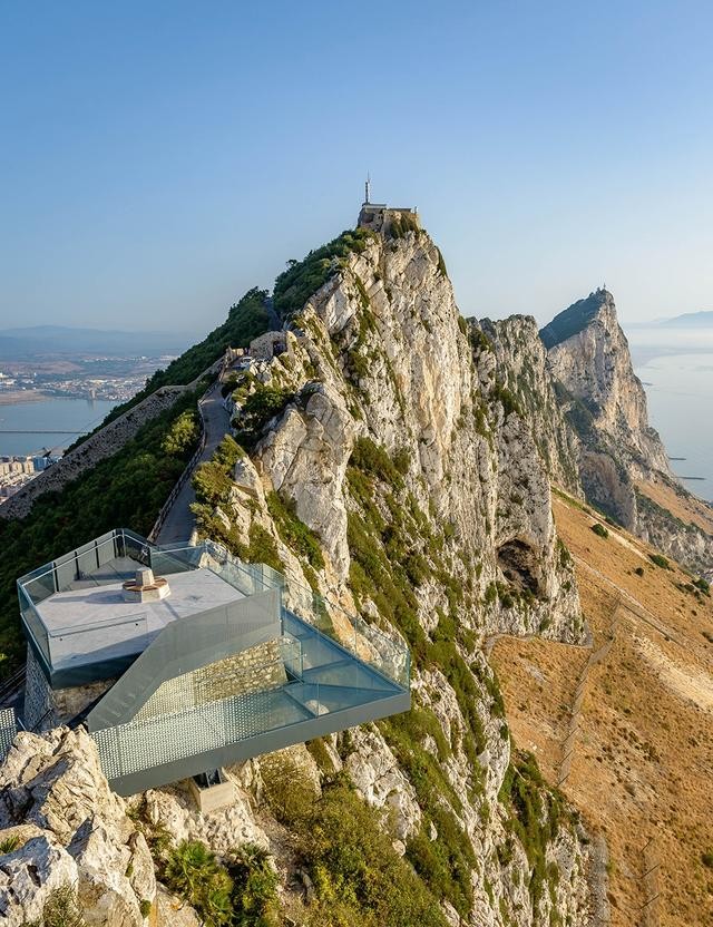 b2ap3_large_the-skywalk-in-the-upper-rock-1