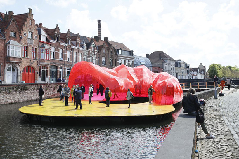 public art in bruges canal 10 2