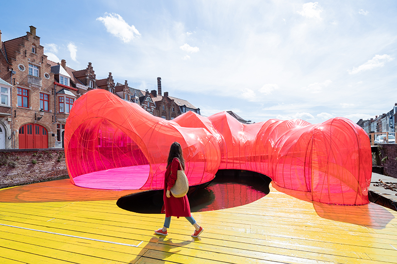 public art in bruges canal 10 3