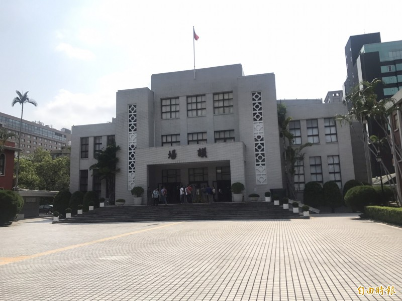 立法院通過修正案 明定營造專任工程人員不得兼任的職務 888營建互聯網
