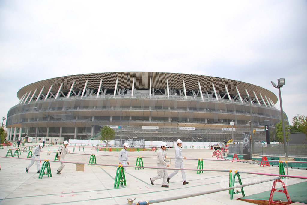 2020東京奧運主場館新國立競技場的設計由建築大師隈研吾負責,採和風設計,大量使用木材,風格特殊。