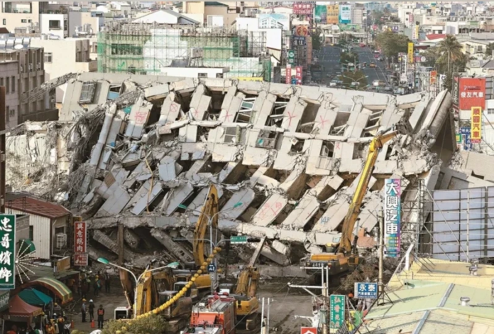 2016年0206南台大震造成台南市永康區維冠大樓倒塌，115人罹難。圖／聯合報系資料照片