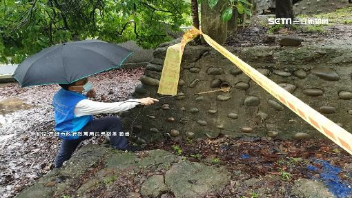 ▲吳榕峯到校園勘災。< 圖/翻攝自高雄市政府教育局局長吳榕峯臉書 >