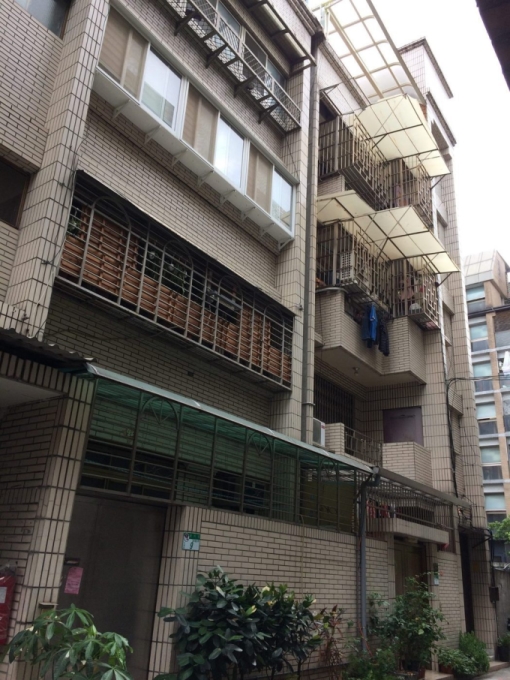 大安區潮州街的「旭大華廈」，為申請增設電梯獲准百萬補助款的社區之一。