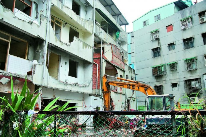 危老建築 全國危老2020年申請件數已達到1,077件,都更案則核定86件。