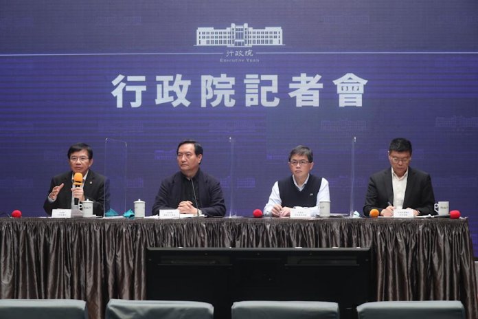 行政院4/25召開記者會，說明上午台鐵改革會議。