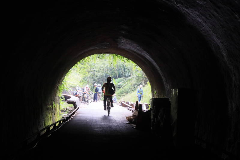 三貂嶺隧道為日治時期興建的百年隧道,新北市政府工務局推動自行車道工程。