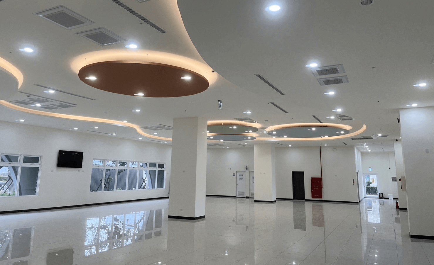 前鎮漁港的多功能船員服務中心已完工。< 圖/營建署提供 >