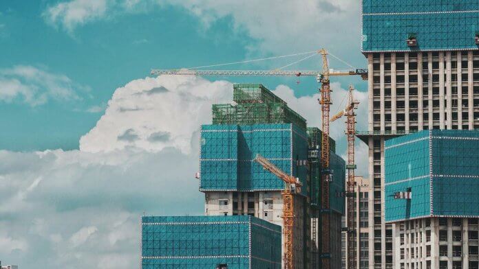 建物在設計規劃與營建階段產生的「隱含碳」經常受忽略。