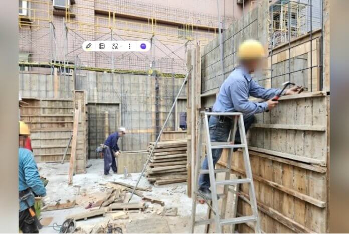 2024-09-10 09 50 20 北市即日起禁止營建及裝修業者手持工具施工於每日夜間及假日中午,違者可處3千至3萬元罰鍰;此為西門町附近工地,與新聞事件無關。