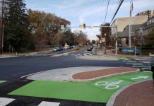 荷蘭導入保護式十字路口 降低交通事故 荷蘭風行的「保護式十字路口」可以降低單車騎士或行人被轉彎車輛碰撞的風險。