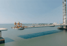 世界最長單塔不對稱斜張橋 淡江大橋預計年底完工 總統賴清德、交通部長陳世凱及新北市長侯友宜將一同出席,見證淡江大橋最後一塊「閉合節塊」吊裝完成的歷史時刻。