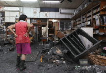 極端氣候土石流頻仍 113年度高達34件 花蓮縣光復鄉災情慘重,當地一間經營75年的書局慘遭土石流損毀,老闆娘黃太太表示損失粗估上百萬。